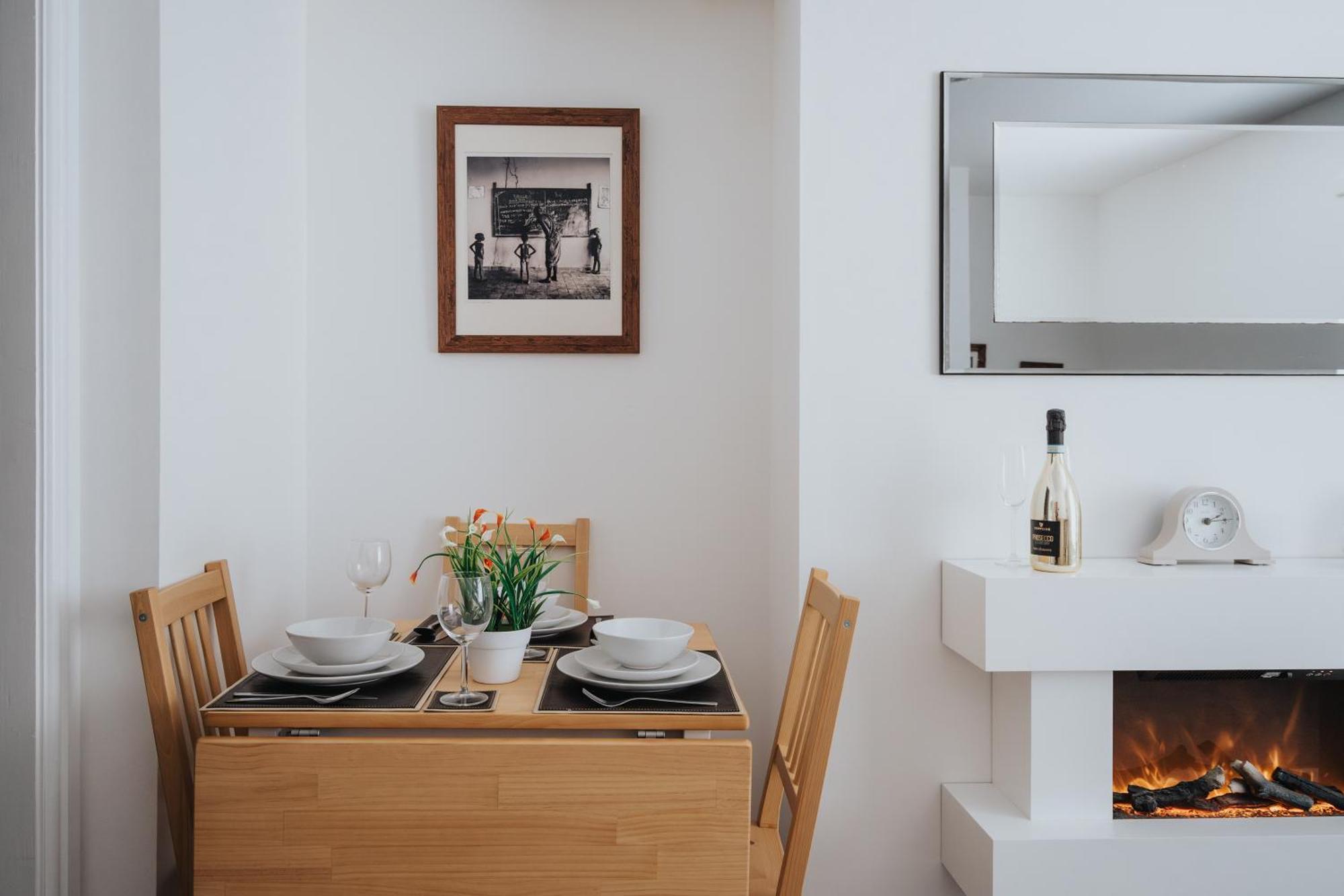 Buxton Apartment - 1 Bed, Free Parking, Wi-Fi Hazel Grove 외부 사진