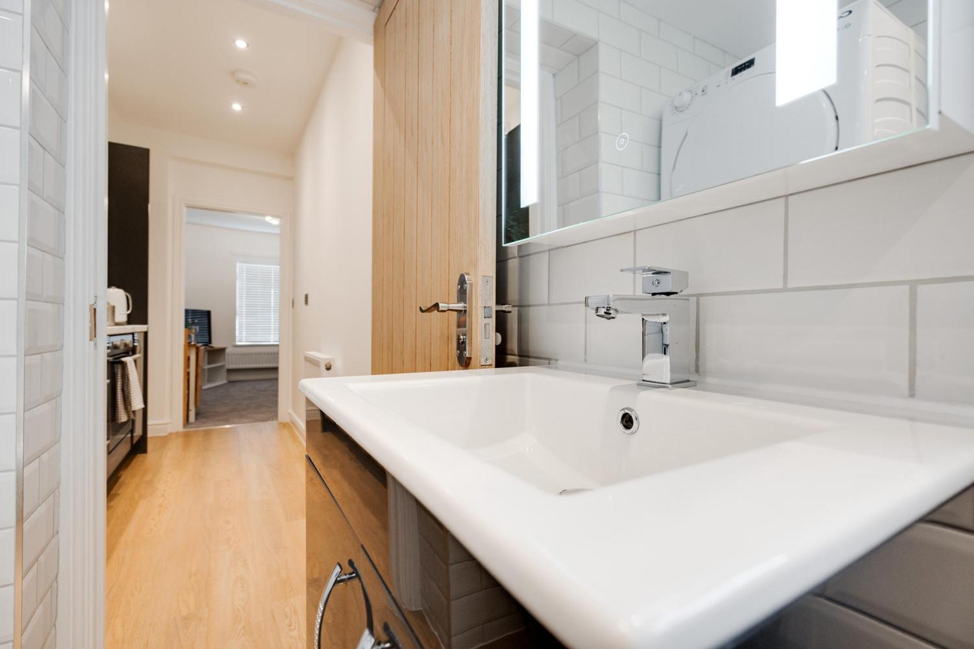 Buxton Apartment - 1 Bed, Free Parking, Wi-Fi Hazel Grove 외부 사진